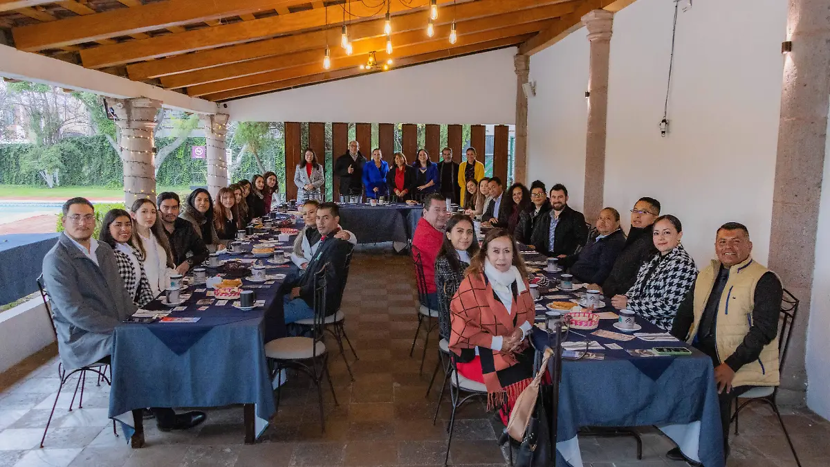 FOTO PRINCIPAL SJR Asistentes al desayuno de la asociacion